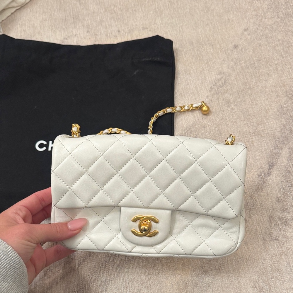 Chanel mini pearl crush flap bag quilted lamb skin leather gold hardware - Picture 2 of 9
